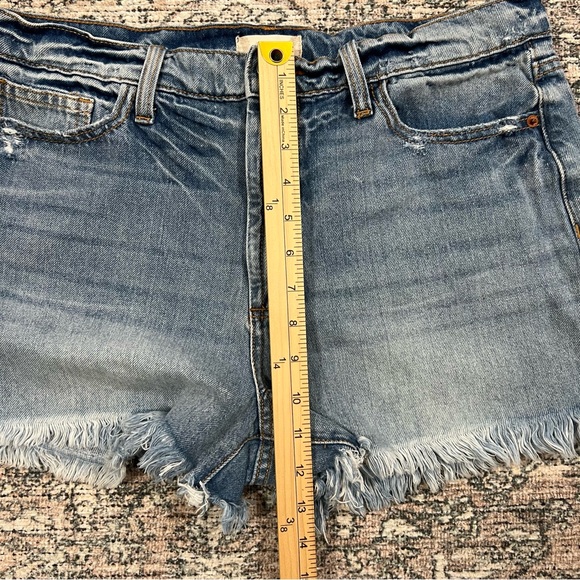 Altar'd State Jean Shorts Women’s Size Large Light Wash Frayed Raw Hem - Picture 7 of 11